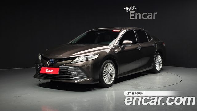 Toyota Camry 2.5 XLE Hybrid — пробег 116 333 км — фото 1 из 5