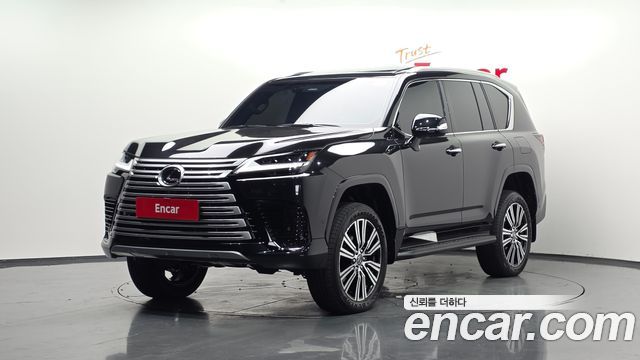 Lexus LX 700h Luxury — пробег 5 км — фото 1 из 5