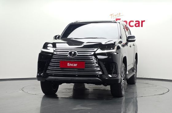 Lexus LX 700h Luxury — пробег 5 км — фото 3 из 5