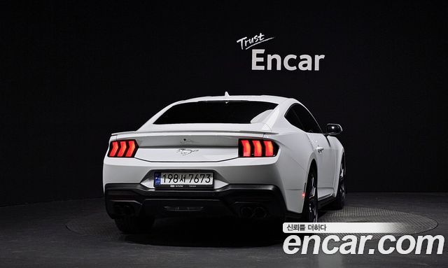 Ford Mustang 2.3 EcoBoost Premium Coupe — пробег 10 935 км — фото 4 из 5