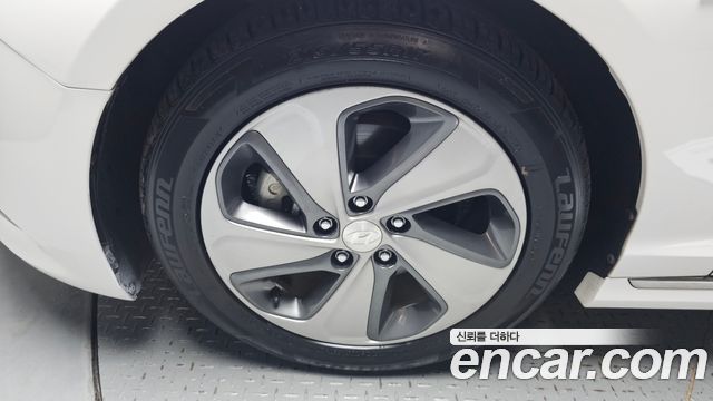 Hyundai Sonata 2.0 HEV Premium — пробег 168 361 км — фото 5 из 5