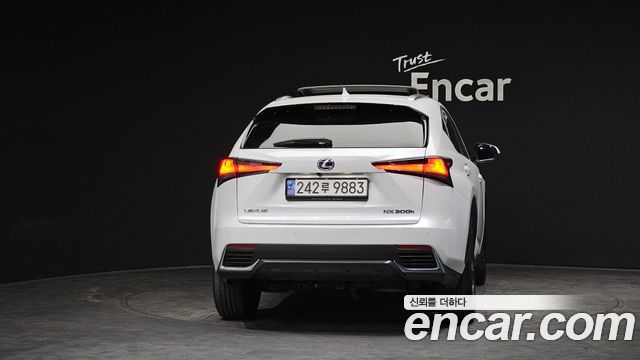 Lexus NX Supreme — пробег 74 860 км — фото 4 из 5