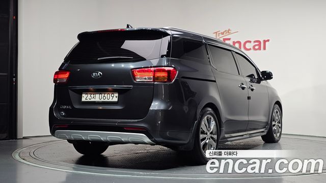Kia Carnival Gasoline 9-seater Noblesse — пробег 128 997 км — фото 2 из 5