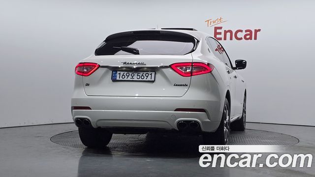 Maserati Levante 3.0 Diesel AWD GranLusso — пробег 61 783 км — фото 4 из 5