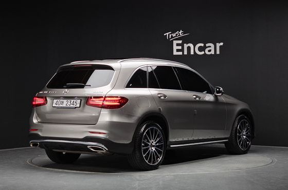 Mercedes-Benz GLC-Class GLC300 4MATIC AMG Line — пробег 31 320 км — фото 2 из 5