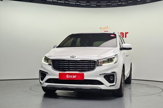 Kia Carnival 9-Seater Luxury — пробег 73 740 км — фото 3 из 5