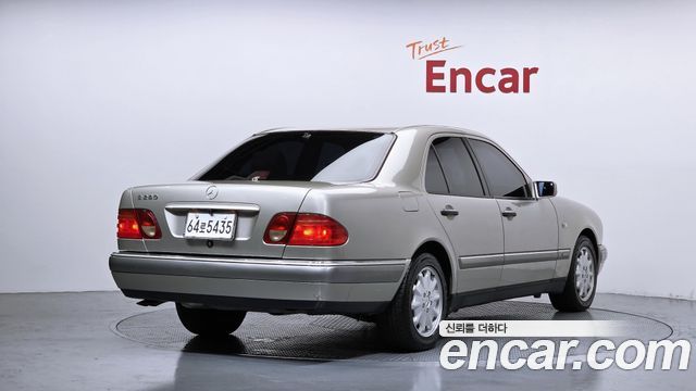 Mercedes-Benz E-Class E280 — пробег 125 729 км — фото 2 из 5