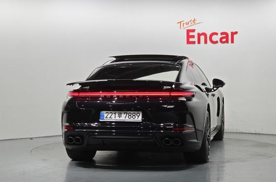 Porsche Panamera 4.0 GTS — пробег 4 088 км — фото 4 из 5