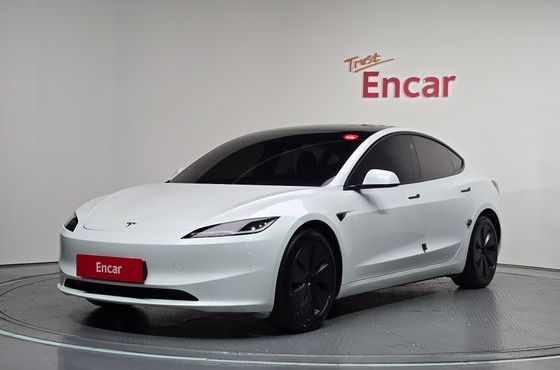 Tesla Model 3 RWD — пробег 27 413 км — фото 1 из 5
