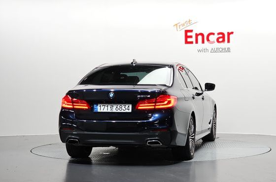 BMW 5-Series 530e M Sport — пробег 69 376 км — фото 4 из 5