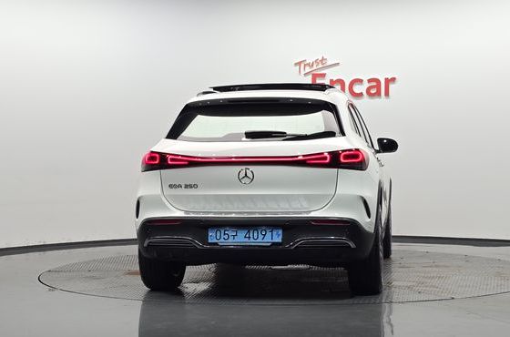 Mercedes-Benz EQA EQA250 AMG Line — пробег 21 470 км — фото 4 из 5