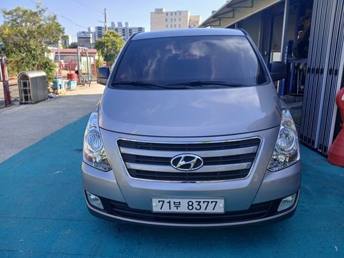 Hyundai Starex 12-Seater Wagon Smart — пробег 204 593 км — фото 3 из 5