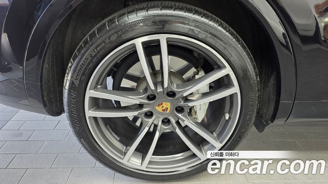 Porsche Cayenne 4.0 Turbo — пробег 215 290 км — фото 5 из 5
