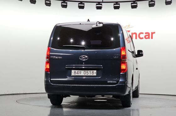Hyundai Starex Van 5-Seater Smart — пробег 279 534 км — фото 4 из 5