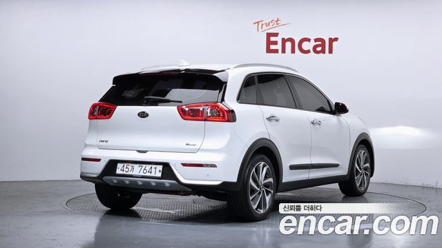 Kia Niro Noblesse — пробег 151 874 км — фото 2 из 5