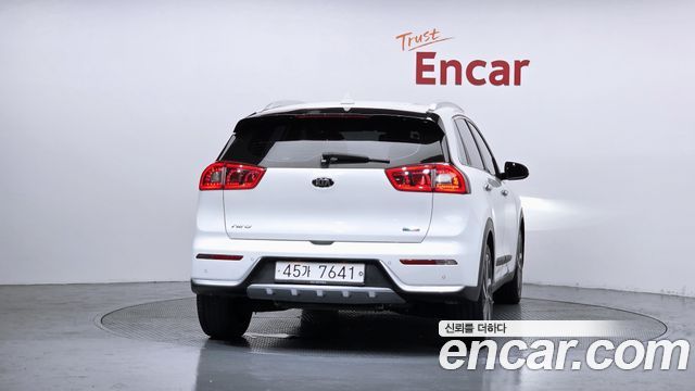 Kia Niro Noblesse — пробег 151 874 км — фото 4 из 5