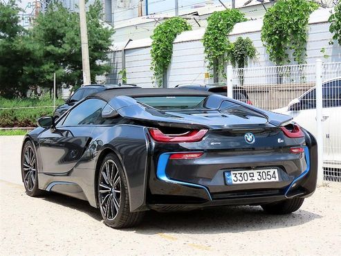 BMW i8 Roadster — пробег 90 333 км — фото 3 из 5