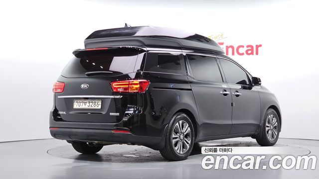 Kia Carnival из Кореи Encar