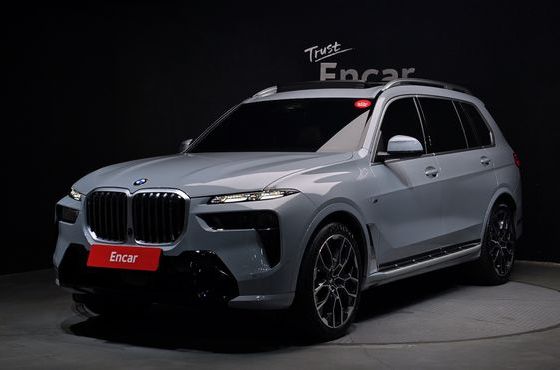 BMW X7 xDrive 40d M Sport 7 STR — пробег 5 000 км — фото 1 из 5