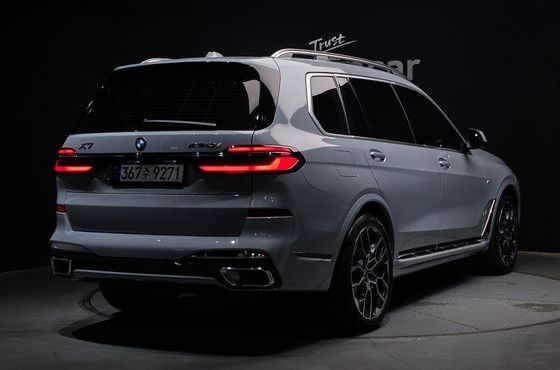 BMW X7 xDrive 40d M Sport 7 STR — пробег 5 000 км — фото 2 из 5