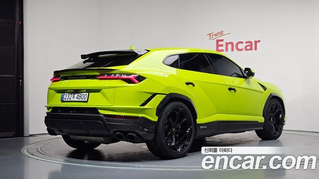 Lamborghini Urus из Кореи Encar