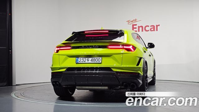 Lamborghini Urus из Кореи Encar