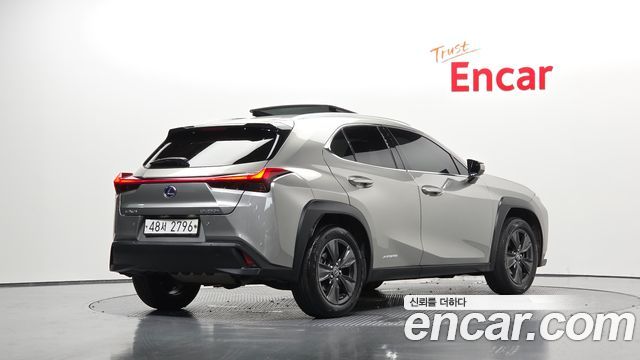 Lexus UX 2.0 2WD — пробег 114 235 км — фото 2 из 5