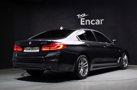 BMW 5-Series 520d M Sport Package Plus — пробег 77 965 км — фото 2 из 5