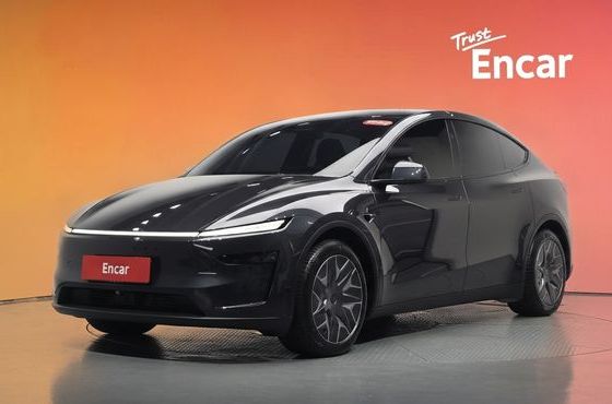 Tesla Model Y L Long Range AWD — пробег 6 033 км — фото 1 из 5