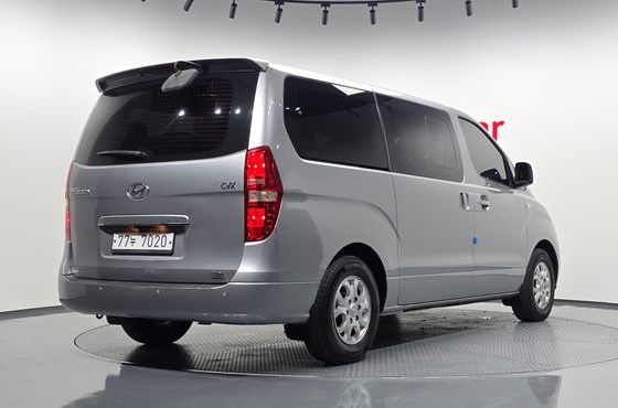 Hyundai Starex 12-Seater Wagon CVX Luxury — пробег 262 130 км — фото 2 из 5