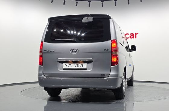 Hyundai Starex 12-Seater Wagon CVX Luxury — пробег 262 130 км — фото 4 из 5