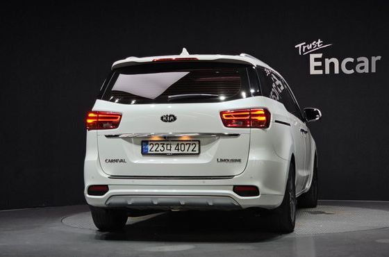 Kia Carnival 9-Seater Luxury — пробег 214 149 км — фото 4 из 5