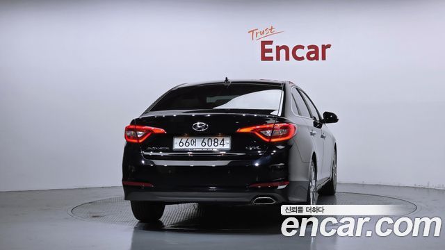 Hyundai Sonata 2.0 Premium — пробег 114 877 км — фото 4 из 5
