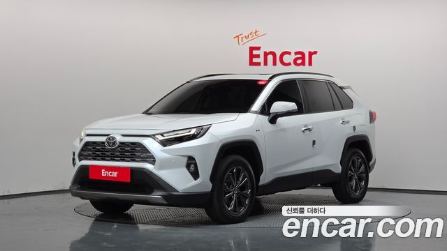 Toyota RAV4 2,5 4WD Hybrid LTD — пробег 2 842 км — фото 1 из 5
