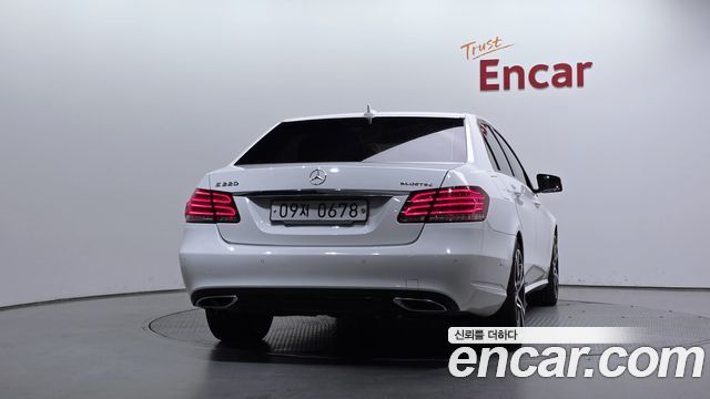 Mercedes-Benz E-Class E220 Bluetec Avantgarde Sport — пробег 153 342 км — фото 4 из 5