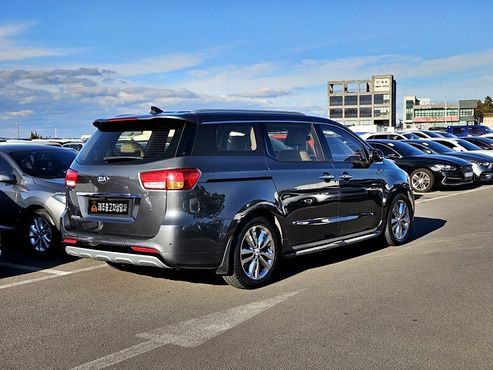 Kia Carnival 9-seater Prestige — пробег 110 000 км — фото 3 из 5