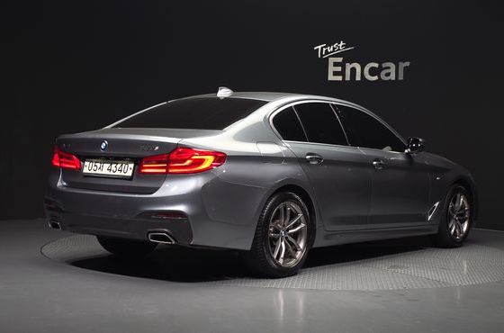 BMW 5-Series 520d xDrive M Sport Package Plus — пробег 118 942 км — фото 2 из 5