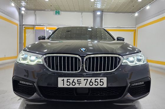 BMW 5-Series 520d M Sport Package Plus — пробег 134 233 км — фото 1 из 5