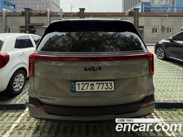 Kia Carnival Hev 9 Seater X Line — пробег 600 км — фото 2 из 5