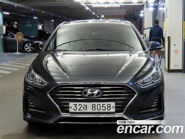 Hyundai Sonata 2.0 Smart — пробег 194 915 км — фото 2 из 5