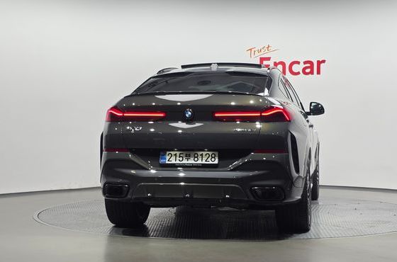 BMW X6 xDrive40i M Sport — пробег 4 571 км — фото 4 из 5