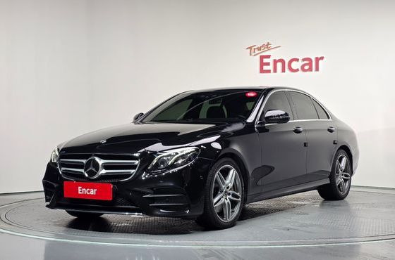 Mercedes-Benz E-Class E300 4MATIC AMG Line — пробег 104 805 км — фото 1 из 5