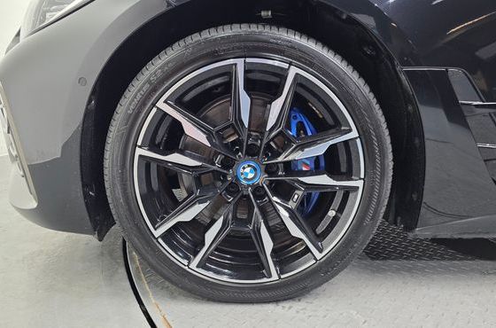 BMW i4 M50 — пробег 47 057 км — фото 5 из 5