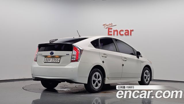 Toyota Prius из Кореи Encar