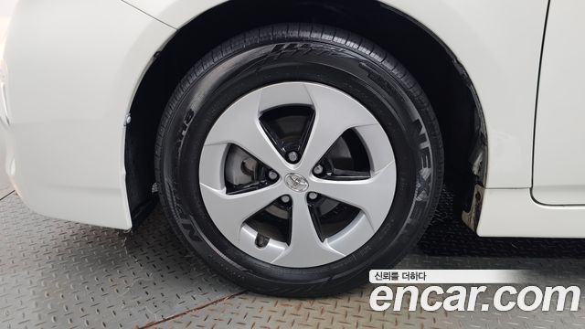 Toyota Prius из Кореи Encar