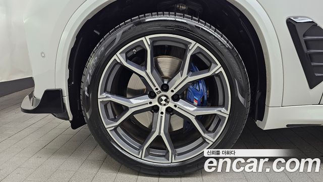 BMW X5 xDrive 40i M Sport — пробег 7 320 км — фото 5 из 5