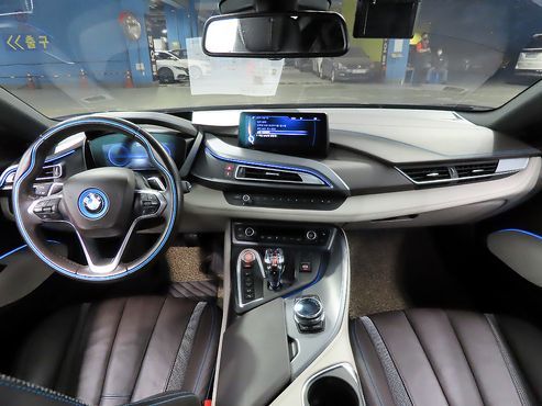 BMW i8 Coupe — пробег 119 521 км — фото 5 из 5