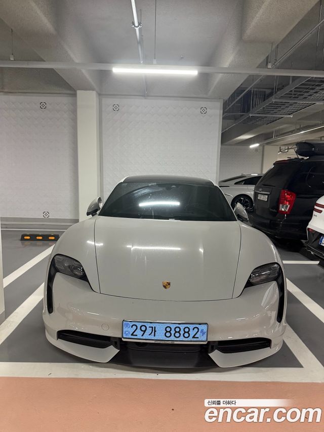 Porsche Taycan Turbo — пробег 18 000 км — фото 4 из 5