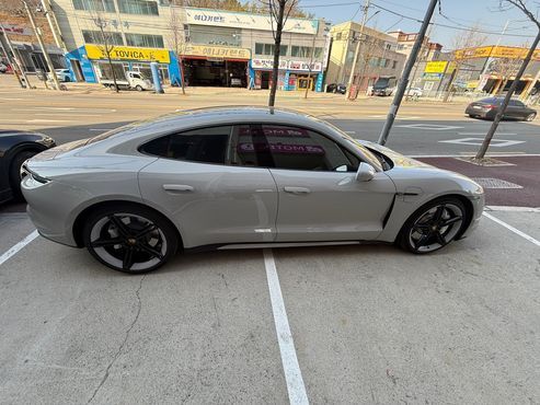 Porsche Taycan Turbo — пробег 18 000 км — фото 5 из 5