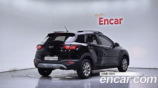 Kia Stonic из Кореи Encar